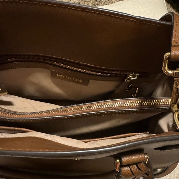 Michael Kors Handbag - Picture 5 of 7